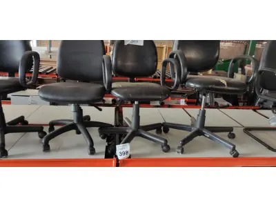 LOTE 398 - 03 CADEIRAS DE ESCRITÓRIO. (NO ESTADO) ATENÇÃO! FAZER A VISITAÇÃO ANTES DE ARREMATAR, NÃO SABEMOS SE FUNCIONA, LEILÃO NÃO TEM GARANTIA E NEM DEVOLUÇÃO, SUJEITO A POSSÍVEIS AVARIAS VISÍVEIS/OCULTAS E/OU AUSÊNCIA DE COMPONENTES.