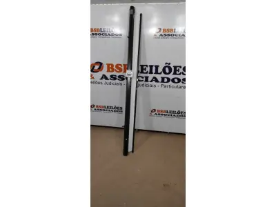 LOTE 257 - 01 TELA DE PROJEÇÃO RETRÁTIL. (NO ESTADO) ATENÇÃO! FAZER A VISITAÇÃO ANTES DE ARREMATAR, NÃO SABEMOS SE FUNCIONA, LEILÃO NÃO TEM GARANTIA E NEM DEVOLUÇÃO, SUJEITO A POSSÍVEIS AVARIAS VISÍVEIS/OCULTAS E/OU AUSÊNCIA DE COMPONENTES.