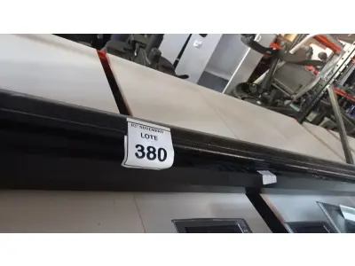 LOTE 380 - 03 TELAS DE PROJEÇÃO. (NO ESTADO) ATENÇÃO! FAZER A VISITAÇÃO ANTES DE ARREMATAR, NÃO SABEMOS SE FUNCIONA, LEILÃO NÃO TEM GARANTIA E NEM DEVOLUÇÃO, SUJEITO A POSSÍVEIS AVARIAS VISÍVEIS/OCULTAS E/OU AUSÊNCIA DE COMPONENTES.