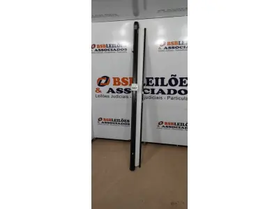 LOTE 257 - 01 TELA DE PROJEÇÃO RETRÁTIL. (NO ESTADO) ATENÇÃO! FAZER A VISITAÇÃO ANTES DE ARREMATAR, NÃO SABEMOS SE FUNCIONA, LEILÃO NÃO TEM GARANTIA E NEM DEVOLUÇÃO, SUJEITO A POSSÍVEIS AVARIAS VISÍVEIS/OCULTAS E/OU AUSÊNCIA DE COMPONENTES.