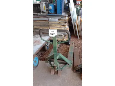 LOTE 370 - 01 PALETEIRA. (NO ESTADO) ATENÇÃO! FAZER A VISITAÇÃO ANTES DE ARREMATAR, NÃO SABEMOS SE FUNCIONA, LEILÃO NÃO TEM GARANTIA E NEM DEVOLUÇÃO, SUJEITO A POSSÍVEIS AVARIAS VISÍVEIS/OCULTAS E/OU AUSÊNCIA DE COMPONENTES.