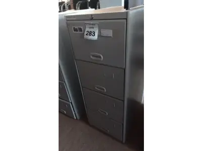 LOTE 283 - 01 ARQUIVO DE AÇO COM 04 GAVETAS. (NO ESTADO) ATENÇÃO! FAZER A VISITAÇÃO ANTES DE ARREMATAR, NÃO SABEMOS SE FUNCIONA, LEILÃO NÃO TEM GARANTIA E NEM DEVOLUÇÃO, SUJEITO A POSSÍVEIS AVARIAS VISÍVEIS/OCULTAS E/OU AUSÊNCIA DE COMPONENTES.