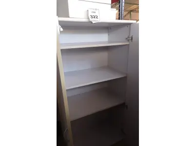 LOTE 322 - 01 ARMÁRIO ALTO PARA ESCRITÓRIO COM 03 COMPARTIMENTOS E 01 GAVETEIRO DE MESA. (NO ESTADO) ATENÇÃO! FAZER A VISITAÇÃO ANTES DE ARREMATAR, NÃO SABEMOS SE FUNCIONA, LEILÃO NÃO TEM GARANTIA E NEM DEVOLUÇÃO, SUJEITO A POSSÍVEIS AVARIAS VISÍVEIS/OCULTAS E/OU AUSÊNCIA DE COMPONENTES.