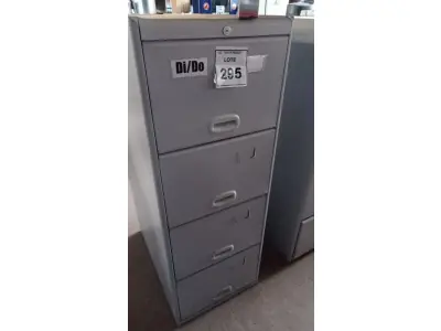 LOTE 295 - 01 ARQUIVO DE AÇO COM 04 GAVETAS. (NO ESTADO) ATENÇÃO! FAZER A VISITAÇÃO ANTES DE ARREMATAR, NÃO SABEMOS SE FUNCIONA, LEILÃO NÃO TEM GARANTIA E NEM DEVOLUÇÃO, SUJEITO A POSSÍVEIS AVARIAS VISÍVEIS/OCULTAS E/OU AUSÊNCIA DE COMPONENTES.