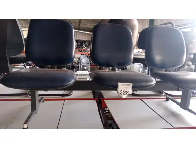 LOTE 328 - 01 LONGARINA COM 03 LUGARES. (NO ESTADO) ATENÇÃO! FAZER A VISITAÇÃO ANTES DE ARREMATAR, NÃO SABEMOS SE FUNCIONA, LEILÃO NÃO TEM GARANTIA E NEM DEVOLUÇÃO, SUJEITO A POSSÍVEIS AVARIAS VISÍVEIS/OCULTAS E/OU AUSÊNCIA DE COMPONENTES.