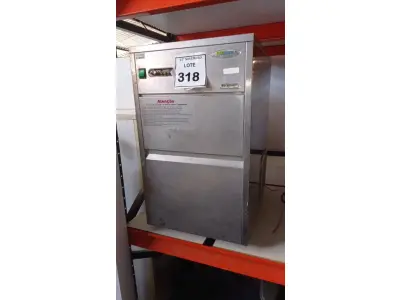 LOTE 318 - 01 MÁQUINA DE FAZER GELO EM INOX COM AVARIAS. (NO ESTADO) ATENÇÃO! FAZER A VISITAÇÃO ANTES DE ARREMATAR, NÃO SABEMOS SE FUNCIONA, LEILÃO NÃO TEM GARANTIA E NEM DEVOLUÇÃO, SUJEITO A POSSÍVEIS AVARIAS VISÍVEIS/OCULTAS E/OU AUSÊNCIA DE COMPONENTES.