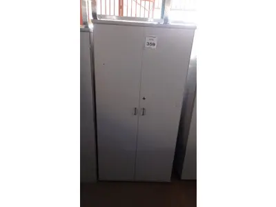 LOTE 359 - 01 ARMÁRIO ALTO PARA ESCRITÓRIO. (NO ESTADO) ATENÇÃO! FAZER A VISITAÇÃO ANTES DE ARREMATAR, NÃO SABEMOS SE FUNCIONA, LEILÃO NÃO TEM GARANTIA E NEM DEVOLUÇÃO, SUJEITO A POSSÍVEIS AVARIAS VISÍVEIS/OCULTAS E/OU AUSÊNCIA DE COMPONENTES.