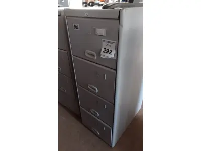 LOTE 292 - 01 ARQUIVO DE AÇO COM 04 GAVETAS. (NO ESTADO) ATENÇÃO! FAZER A VISITAÇÃO ANTES DE ARREMATAR, NÃO SABEMOS SE FUNCIONA, LEILÃO NÃO TEM GARANTIA E NEM DEVOLUÇÃO, SUJEITO A POSSÍVEIS AVARIAS VISÍVEIS/OCULTAS E/OU AUSÊNCIA DE COMPONENTES.