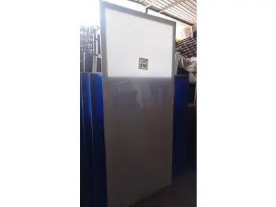 LOTE 379 - 04 PAINÉIS DE VIDRO EM TAMANHOS VARIADOS. (NO ESTADO) ATENÇÃO! FAZER A VISITAÇÃO ANTES DE ARREMATAR, NÃO SABEMOS SE FUNCIONA, LEILÃO NÃO TEM GARANTIA E NEM DEVOLUÇÃO, SUJEITO A POSSÍVEIS AVARIAS VISÍVEIS/OCULTAS E/OU AUSÊNCIA DE COMPONENTES.