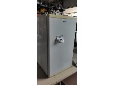 LOTE 191 - 01 FRIGOBAR 220V MARCA CONSUL. (NO ESTADO) ATENÇÃO! FAZER A VISITAÇÃO ANTES DE ARREMATAR, NÃO SABEMOS SE FUNCIONA, LEILÃO NÃO TEM GARANTIA E NEM DEVOLUÇÃO, SUJEITO A POSSÍVEIS AVARIAS VISÍVEIS/OCULTAS E/OU AUSÊNCIA DE COMPONENTES.