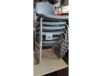 LOTE 188 - 07 CADEIRAS COM PÉS FIXOS. (NO ESTADO) ATENÇÃO! FAZER A VISITAÇÃO ANTES DE ARREMATAR, NÃO SABEMOS SE FUNCIONA, LEILÃO NÃO TEM GARANTIA E NEM DEVOLUÇÃO, SUJEITO A POSSÍVEIS AVARIAS VISÍVEIS/OCULTAS E/OU AUSÊNCIA DE COMPONENTES.