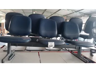 LOTE 331 - 01 LONGARINA COM 03 LUGARES. (NO ESTADO) ATENÇÃO! FAZER A VISITAÇÃO ANTES DE ARREMATAR, NÃO SABEMOS SE FUNCIONA, LEILÃO NÃO TEM GARANTIA E NEM DEVOLUÇÃO, SUJEITO A POSSÍVEIS AVARIAS VISÍVEIS/OCULTAS E/OU AUSÊNCIA DE COMPONENTES.