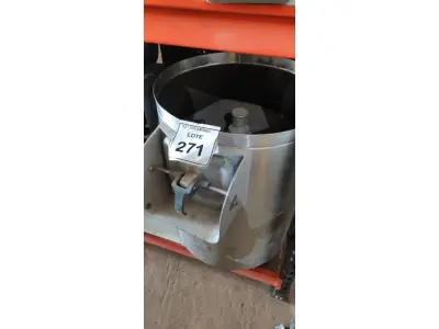 LOTE 271 - 01 DESCASCADOR DE LEGUMES EM INOX. (NO ESTADO) ATENÇÃO! FAZER A VISITAÇÃO ANTES DE ARREMATAR, NÃO SABEMOS SE FUNCIONA, LEILÃO NÃO TEM GARANTIA E NEM DEVOLUÇÃO, SUJEITO A POSSÍVEIS AVARIAS VISÍVEIS/OCULTAS E/OU AUSÊNCIA DE COMPONENTES.