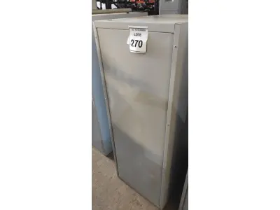 LOTE 270 - 01 ARQUIVO DE AÇO COM 04 GAVETAS. (NO ESTADO) ATENÇÃO! FAZER A VISITAÇÃO ANTES DE ARREMATAR, NÃO SABEMOS SE FUNCIONA, LEILÃO NÃO TEM GARANTIA E NEM DEVOLUÇÃO, SUJEITO A POSSÍVEIS AVARIAS VISÍVEIS/OCULTAS E/OU AUSÊNCIA DE COMPONENTES.