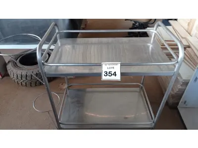 LOTE 354 - 01 CARRINHO EM INOX COM 02 COMPARTIMENTOS. (NO ESTADO) ATENÇÃO! FAZER A VISITAÇÃO ANTES DE ARREMATAR, NÃO SABEMOS SE FUNCIONA, LEILÃO NÃO TEM GARANTIA E NEM DEVOLUÇÃO, SUJEITO A POSSÍVEIS AVARIAS VISÍVEIS/OCULTAS E/OU AUSÊNCIA DE COMPONENTES.