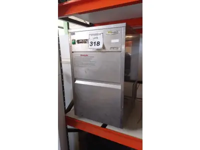 LOTE 318 - 01 MÁQUINA DE FAZER GELO EM INOX COM AVARIAS. (NO ESTADO) ATENÇÃO! FAZER A VISITAÇÃO ANTES DE ARREMATAR, NÃO SABEMOS SE FUNCIONA, LEILÃO NÃO TEM GARANTIA E NEM DEVOLUÇÃO, SUJEITO A POSSÍVEIS AVARIAS VISÍVEIS/OCULTAS E/OU AUSÊNCIA DE COMPONENTES.