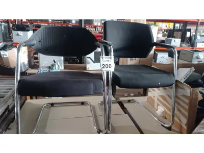 LOTE 200 - 02 CADEIRAS DE PÉS FIXOS . (NO ESTADO) ATENÇÃO! FAZER A VISITAÇÃO ANTES DE ARREMATAR, NÃO SABEMOS SE FUNCIONA, LEILÃO NÃO TEM GARANTIA E NEM DEVOLUÇÃO, SUJEITO A POSSÍVEIS AVARIAS VISÍVEIS/OCULTAS E/OU AUSÊNCIA DE COMPONENTES.