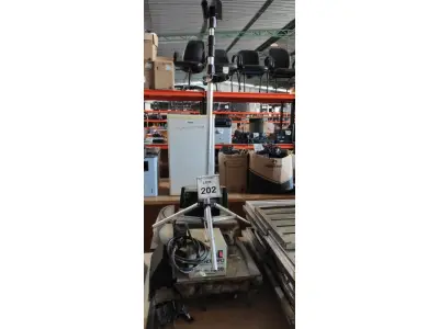 LOTE 202 - 01 RELÓGIO DE PONTO, 01 TRIPÉ E 01 TRANSFORMADOR E 03 LEITORAS DE CÓDIGO DE BARRAS MODELOS DIVERSOS. (NO ESTADO) ATENÇÃO! FAZER A VISITAÇÃO ANTES DE ARREMATAR, NÃO SABEMOS SE FUNCIONA, LEILÃO NÃO TEM GARANTIA E NEM DEVOLUÇÃO, SUJEITO A POSSÍVEIS AVARIAS VISÍVEIS/OCULTAS E/OU AUSÊNCIA DE COMPONENTES.