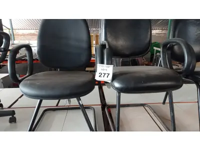 LOTE 277 - 02 CADEIRAS DE PÉS FIXOS. (NO ESTADO) ATENÇÃO! FAZER A VISITAÇÃO ANTES DE ARREMATAR, NÃO SABEMOS SE FUNCIONA, LEILÃO NÃO TEM GARANTIA E NEM DEVOLUÇÃO, SUJEITO A POSSÍVEIS AVARIAS VISÍVEIS/OCULTAS E/OU AUSÊNCIA DE COMPONENTES.