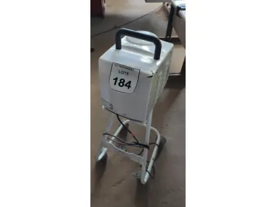 LOTE 184 - 01 ASPIRADOR CIRÚRGICO MARCA NEVONI. (NO ESTADO) ATENÇÃO! FAZER A VISITAÇÃO ANTES DE ARREMATAR, NÃO SABEMOS SE FUNCIONA, LEILÃO NÃO TEM GARANTIA E NEM DEVOLUÇÃO, SUJEITO A POSSÍVEIS AVARIAS VISÍVEIS/OCULTAS E/OU AUSÊNCIA DE COMPONENTES.