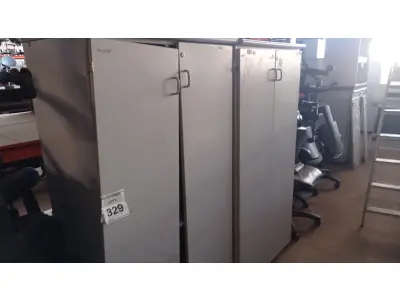 LOTE 329 - 02 ARMÁRIOS ALTOS PARA ESCRITÓRIO. (NO ESTADO) ATENÇÃO! FAZER A VISITAÇÃO ANTES DE ARREMATAR, NÃO SABEMOS SE FUNCIONA, LEILÃO NÃO TEM GARANTIA E NEM DEVOLUÇÃO, SUJEITO A POSSÍVEIS AVARIAS VISÍVEIS/OCULTAS E/OU AUSÊNCIA DE COMPONENTES.