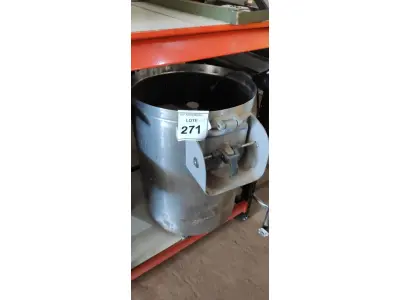 LOTE 271 - 01 DESCASCADOR DE LEGUMES EM INOX. (NO ESTADO) ATENÇÃO! FAZER A VISITAÇÃO ANTES DE ARREMATAR, NÃO SABEMOS SE FUNCIONA, LEILÃO NÃO TEM GARANTIA E NEM DEVOLUÇÃO, SUJEITO A POSSÍVEIS AVARIAS VISÍVEIS/OCULTAS E/OU AUSÊNCIA DE COMPONENTES.