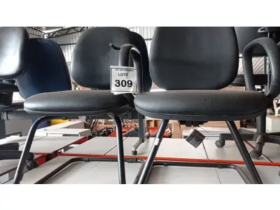 LOTE 309 - 02 CADEIRAS PÉS FIXOS. (NO ESTADO) ATENÇÃO! FAZER A VISITAÇÃO ANTES DE ARREMATAR, NÃO SABEMOS SE FUNCIONA, LEILÃO NÃO TEM GARANTIA E NEM DEVOLUÇÃO, SUJEITO A POSSÍVEIS AVARIAS VISÍVEIS/OCULTAS E/OU AUSÊNCIA DE COMPONENTES.