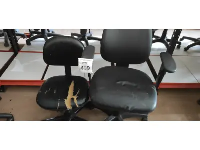 LOTE 409 - 02 CADEIRAS DE ESCRITÓRIO. (NO ESTADO) ATENÇÃO! FAZER A VISITAÇÃO ANTES DE ARREMATAR, NÃO SABEMOS SE FUNCIONA, LEILÃO NÃO TEM GARANTIA E NEM DEVOLUÇÃO, SUJEITO A POSSÍVEIS AVARIAS VISÍVEIS/OCULTAS E/OU AUSÊNCIA DE COMPONENTES.