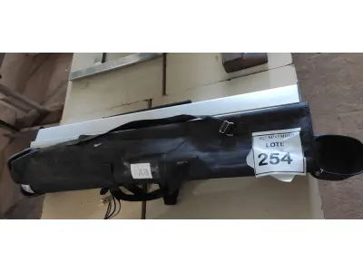 LOTE 254 - 02 EXPOSITORES DE CARTAZES. (NO ESTADO) ATENÇÃO! FAZER A VISITAÇÃO ANTES DE ARREMATAR, NÃO SABEMOS SE FUNCIONA, LEILÃO NÃO TEM GARANTIA E NEM DEVOLUÇÃO, SUJEITO A POSSÍVEIS AVARIAS VISÍVEIS/OCULTAS E/OU AUSÊNCIA DE COMPONENTES.