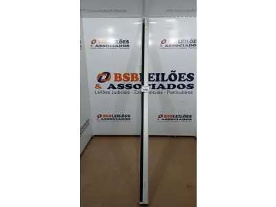 LOTE 320 - 01 TELA DE PROJEÇÃO. (NO ESTADO) ATENÇÃO! FAZER A VISITAÇÃO ANTES DE ARREMATAR, NÃO SABEMOS SE FUNCIONA, LEILÃO NÃO TEM GARANTIA E NEM DEVOLUÇÃO, SUJEITO A POSSÍVEIS AVARIAS VISÍVEIS/OCULTAS E/OU AUSÊNCIA DE COMPONENTES.