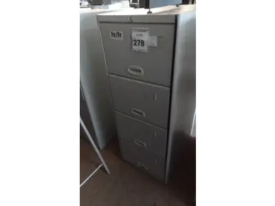 LOTE 278 - 01 ARQUIVO DE AÇO COM 04 GAVETAS. (NO ESTADO) ATENÇÃO! FAZER A VISITAÇÃO ANTES DE ARREMATAR, NÃO SABEMOS SE FUNCIONA, LEILÃO NÃO TEM GARANTIA E NEM DEVOLUÇÃO, SUJEITO A POSSÍVEIS AVARIAS VISÍVEIS/OCULTAS E/OU AUSÊNCIA DE COMPONENTES.