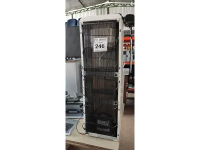 LOTE 246 - 01 BEBEDOURO PARA GARRAFÃO 220V MARCA ICY. (NO ESTADO) ATENÇÃO! FAZER A VISITAÇÃO ANTES DE ARREMATAR, NÃO SABEMOS SE FUNCIONA, LEILÃO NÃO TEM GARANTIA E NEM DEVOLUÇÃO, SUJEITO A POSSÍVEIS AVARIAS VISÍVEIS/OCULTAS E/OU AUSÊNCIA DE COMPONENTES.