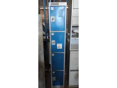 LOTE 261 - 01 ARMÁRIO DE AÇO DE 04 PORTAS COM TRANCA. (NO ESTADO) ATENÇÃO! FAZER A VISITAÇÃO ANTES DE ARREMATAR, NÃO SABEMOS SE FUNCIONA, LEILÃO NÃO TEM GARANTIA E NEM DEVOLUÇÃO, SUJEITO A POSSÍVEIS AVARIAS VISÍVEIS/OCULTAS E/OU AUSÊNCIA DE COMPONENTES.