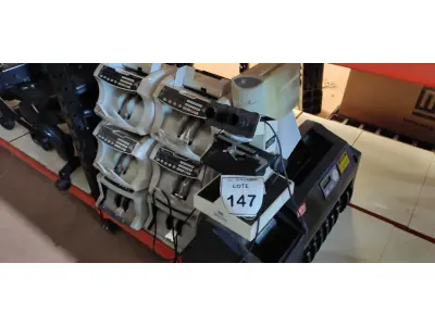 LOTE 147 - 01 MICROSCÓPIO INCOMPLETO, 02 ESTABILIZADORES, 01 MÁQUINA DE CONTAR MOEDAS E 06 MÁQUINAS DE CONTAR CÉDULAS. (NO ESTADO) ATENÇÃO! FAZER A VISITAÇÃO ANTES DE ARREMATAR, NÃO SABEMOS SE FUNCIONA, LEILÃO NÃO TEM GARANTIA E NEM DEVOLUÇÃO, SUJEITO A POSSÍVEIS AVARIAS VISÍVEIS/OCULTAS E/OU AUSÊNCIA DE COMPONENTES.