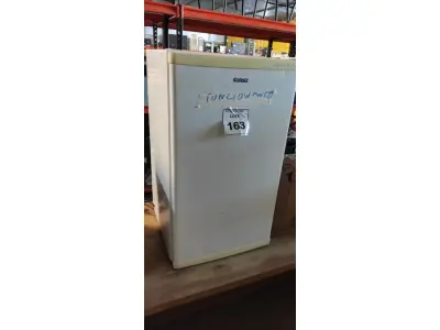 LOTE 163 - 01 FRIGOBAR 220V MARCA CONSUL. (NO ESTADO) ATENÇÃO! FAZER A VISITAÇÃO ANTES DE ARREMATAR, NÃO SABEMOS SE FUNCIONA, LEILÃO NÃO TEM GARANTIA E NEM DEVOLUÇÃO, SUJEITO A POSSÍVEIS AVARIAS VISÍVEIS/OCULTAS E/OU AUSÊNCIA DE COMPONENTES.