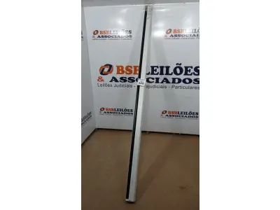 LOTE 320 - 01 TELA DE PROJEÇÃO. (NO ESTADO) ATENÇÃO! FAZER A VISITAÇÃO ANTES DE ARREMATAR, NÃO SABEMOS SE FUNCIONA, LEILÃO NÃO TEM GARANTIA E NEM DEVOLUÇÃO, SUJEITO A POSSÍVEIS AVARIAS VISÍVEIS/OCULTAS E/OU AUSÊNCIA DE COMPONENTES.