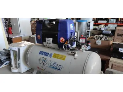 LOTE 241 - 01 COMPRESSOR DE AR ODONTOLÓGICO MARCA FIAC BIVOLT. (NO ESTADO) ATENÇÃO! FAZER A VISITAÇÃO ANTES DE ARREMATAR, NÃO SABEMOS SE FUNCIONA, LEILÃO NÃO TEM GARANTIA E NEM DEVOLUÇÃO, SUJEITO A POSSÍVEIS AVARIAS VISÍVEIS/OCULTAS E/OU AUSÊNCIA DE COMPONENTES.