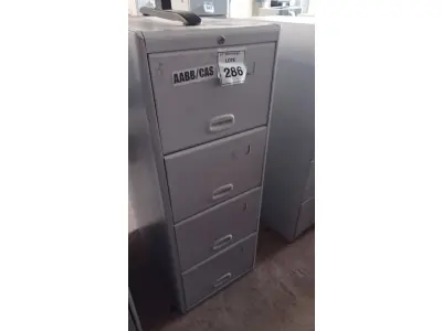 LOTE 286 - 01 ARQUIVO DE AÇO COM 04 GAVETAS. (NO ESTADO) ATENÇÃO! FAZER A VISITAÇÃO ANTES DE ARREMATAR, NÃO SABEMOS SE FUNCIONA, LEILÃO NÃO TEM GARANTIA E NEM DEVOLUÇÃO, SUJEITO A POSSÍVEIS AVARIAS VISÍVEIS/OCULTAS E/OU AUSÊNCIA DE COMPONENTES.