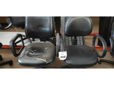 LOTE 406 - 02 CADEIRAS DE ESCRITÓRIO. (NO ESTADO) ATENÇÃO! FAZER A VISITAÇÃO ANTES DE ARREMATAR, NÃO SABEMOS SE FUNCIONA, LEILÃO NÃO TEM GARANTIA E NEM DEVOLUÇÃO, SUJEITO A POSSÍVEIS AVARIAS VISÍVEIS/OCULTAS E/OU AUSÊNCIA DE COMPONENTES.