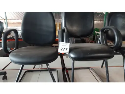 LOTE 277 - 02 CADEIRAS DE PÉS FIXOS. (NO ESTADO) ATENÇÃO! FAZER A VISITAÇÃO ANTES DE ARREMATAR, NÃO SABEMOS SE FUNCIONA, LEILÃO NÃO TEM GARANTIA E NEM DEVOLUÇÃO, SUJEITO A POSSÍVEIS AVARIAS VISÍVEIS/OCULTAS E/OU AUSÊNCIA DE COMPONENTES.