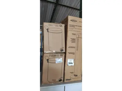 LOTE 209 - 02 LIXEIRAS INOX SEM TAMPA E 01 DISPENSE DE ÁLCOOL EM GEL COM PEDAL. (NO ESTADO) ATENÇÃO! FAZER A VISITAÇÃO ANTES DE ARREMATAR, NÃO SABEMOS SE FUNCIONA, LEILÃO NÃO TEM GARANTIA E NEM DEVOLUÇÃO, SUJEITO A POSSÍVEIS AVARIAS VISÍVEIS/OCULTAS E/OU AUSÊNCIA DE COMPONENTES.