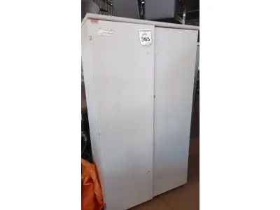 LOTE 363 - 01 ARMÁRIO ALTO PARA ESCRITÓRIO COM 06 COMPARTIMENTOS. (NO ESTADO) ATENÇÃO! FAZER A VISITAÇÃO ANTES DE ARREMATAR, NÃO SABEMOS SE FUNCIONA, LEILÃO NÃO TEM GARANTIA E NEM DEVOLUÇÃO, SUJEITO A POSSÍVEIS AVARIAS VISÍVEIS/OCULTAS E/OU AUSÊNCIA DE COMPONENTES.