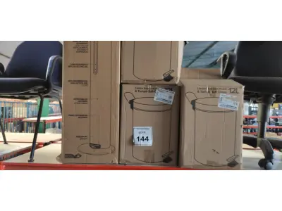 LOTE 144 - 03 LIXEIRAS INOX SEM TAMPA E 01 DISPENSE PARA ÁLCOOL EM GEL COM PEDAL. (NO ESTADO) ATENÇÃO! FAZER A VISITAÇÃO ANTES DE ARREMATAR, NÃO SABEMOS SE FUNCIONA, LEILÃO NÃO TEM GARANTIA E NEM DEVOLUÇÃO, SUJEITO A POSSÍVEIS AVARIAS VISÍVEIS/OCULTAS E/OU AUSÊNCIA DE COMPONENTES.