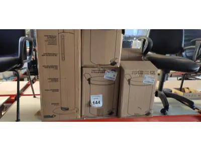 LOTE 144 - 03 LIXEIRAS INOX SEM TAMPA E 01 DISPENSE PARA ÁLCOOL EM GEL COM PEDAL. (NO ESTADO) ATENÇÃO! FAZER A VISITAÇÃO ANTES DE ARREMATAR, NÃO SABEMOS SE FUNCIONA, LEILÃO NÃO TEM GARANTIA E NEM DEVOLUÇÃO, SUJEITO A POSSÍVEIS AVARIAS VISÍVEIS/OCULTAS E/OU AUSÊNCIA DE COMPONENTES.