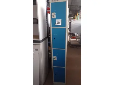 LOTE 323 - 01 ARMÁRIO DE AÇO DE 04 PORTAS COM TRANCA. (NO ESTADO) ATENÇÃO! FAZER A VISITAÇÃO ANTES DE ARREMATAR, NÃO SABEMOS SE FUNCIONA, LEILÃO NÃO TEM GARANTIA E NEM DEVOLUÇÃO, SUJEITO A POSSÍVEIS AVARIAS VISÍVEIS/OCULTAS E/OU AUSÊNCIA DE COMPONENTES.