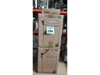 LOTE 186 - 02 LIXEIRAS INOX SEM TAMPA E 01 DISPENSE DE ÁLCOOL EM GEL COM PEDAL. (NO ESTADO) ATENÇÃO! FAZER A VISITAÇÃO ANTES DE ARREMATAR, NÃO SABEMOS SE FUNCIONA, LEILÃO NÃO TEM GARANTIA E NEM DEVOLUÇÃO, SUJEITO A POSSÍVEIS AVARIAS VISÍVEIS/OCULTAS E/OU AUSÊNCIA DE COMPONENTES.