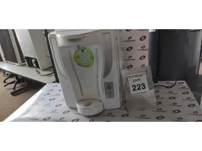 LOTE 223 - 01 PURIFICADOR DE ÁGUA MARCA BELLIERE. (NO ESTADO) ATENÇÃO! FAZER A VISITAÇÃO ANTES DE ARREMATAR, NÃO SABEMOS SE FUNCIONA, LEILÃO NÃO TEM GARANTIA E NEM DEVOLUÇÃO, SUJEITO A POSSÍVEIS AVARIAS VISÍVEIS/OCULTAS E/OU AUSÊNCIA DE COMPONENTES.