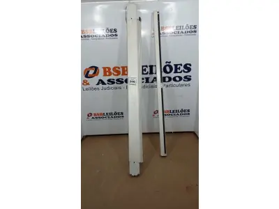 LOTE 306 - 02 TELAS DE PROJEÇÃO. (NO ESTADO) ATENÇÃO! FAZER A VISITAÇÃO ANTES DE ARREMATAR, NÃO SABEMOS SE FUNCIONA, LEILÃO NÃO TEM GARANTIA E NEM DEVOLUÇÃO, SUJEITO A POSSÍVEIS AVARIAS VISÍVEIS/OCULTAS E/OU AUSÊNCIA DE COMPONENTES.