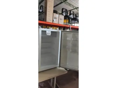 LOTE 173 - 01 FRIGOBAR 220V MARCA ELECTROLUX. (NO ESTADO) ATENÇÃO! FAZER A VISITAÇÃO ANTES DE ARREMATAR, NÃO SABEMOS SE FUNCIONA, LEILÃO NÃO TEM GARANTIA E NEM DEVOLUÇÃO, SUJEITO A POSSÍVEIS AVARIAS VISÍVEIS/OCULTAS E/OU AUSÊNCIA DE COMPONENTES.