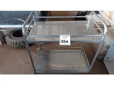 LOTE 354 - 01 CARRINHO EM INOX COM 02 COMPARTIMENTOS. (NO ESTADO) ATENÇÃO! FAZER A VISITAÇÃO ANTES DE ARREMATAR, NÃO SABEMOS SE FUNCIONA, LEILÃO NÃO TEM GARANTIA E NEM DEVOLUÇÃO, SUJEITO A POSSÍVEIS AVARIAS VISÍVEIS/OCULTAS E/OU AUSÊNCIA DE COMPONENTES.